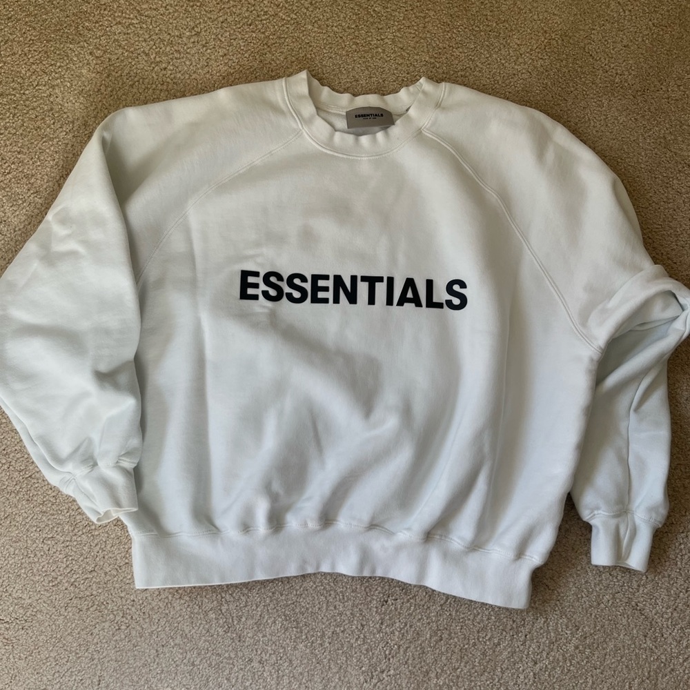 white essentials Fear Of God crew neck xs